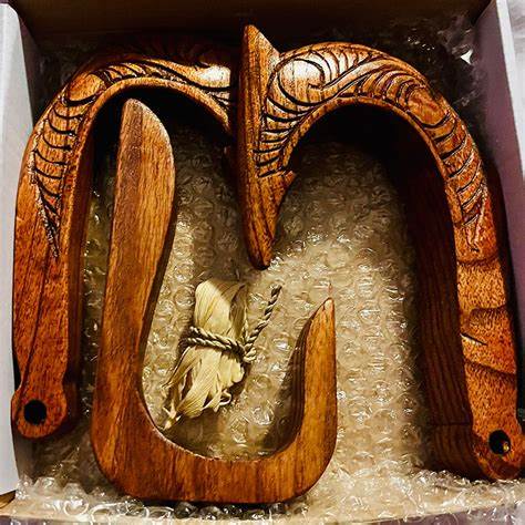 Beatnik  Hawaiian Hook Rack 3-Piece