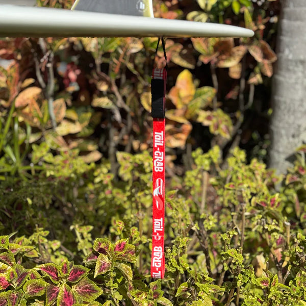 Tail Grab Surfboard starp